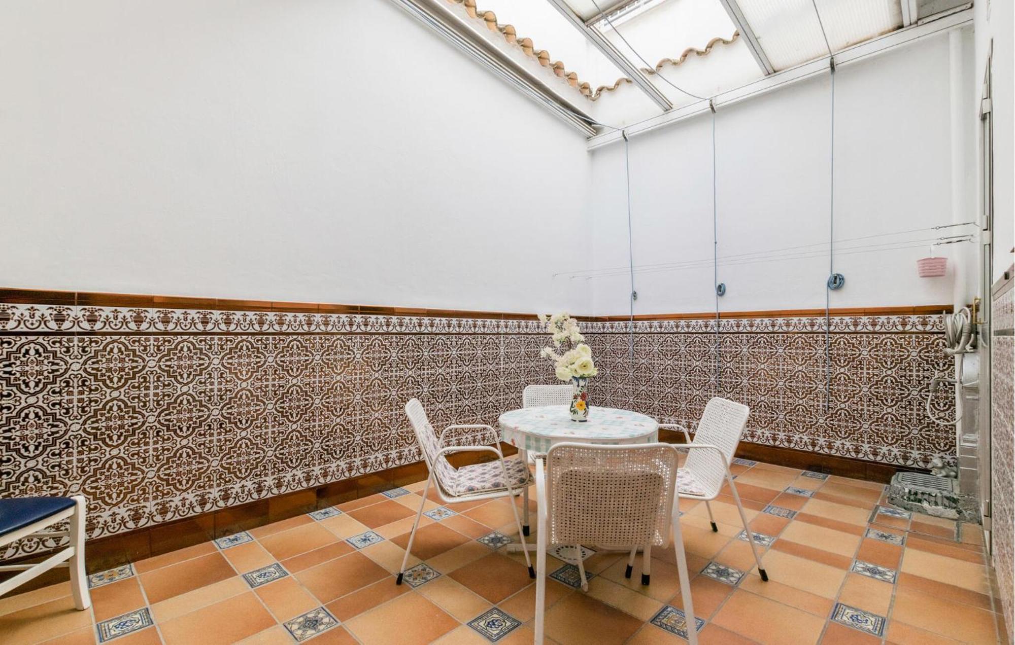Cozy Apartment In Sevilla With Kitchen Exteriér fotografie