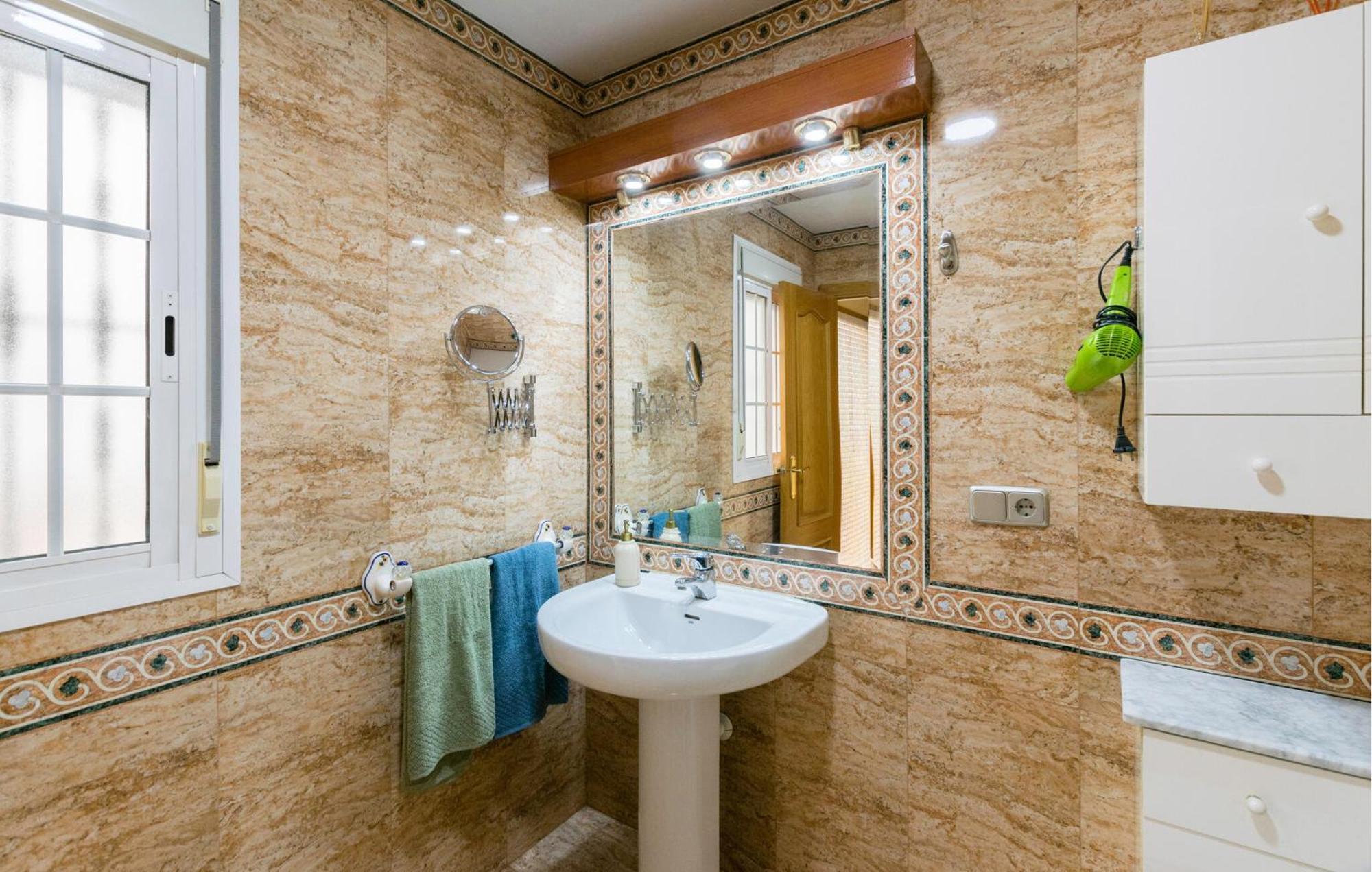 Cozy Apartment In Sevilla With Kitchen Exteriér fotografie