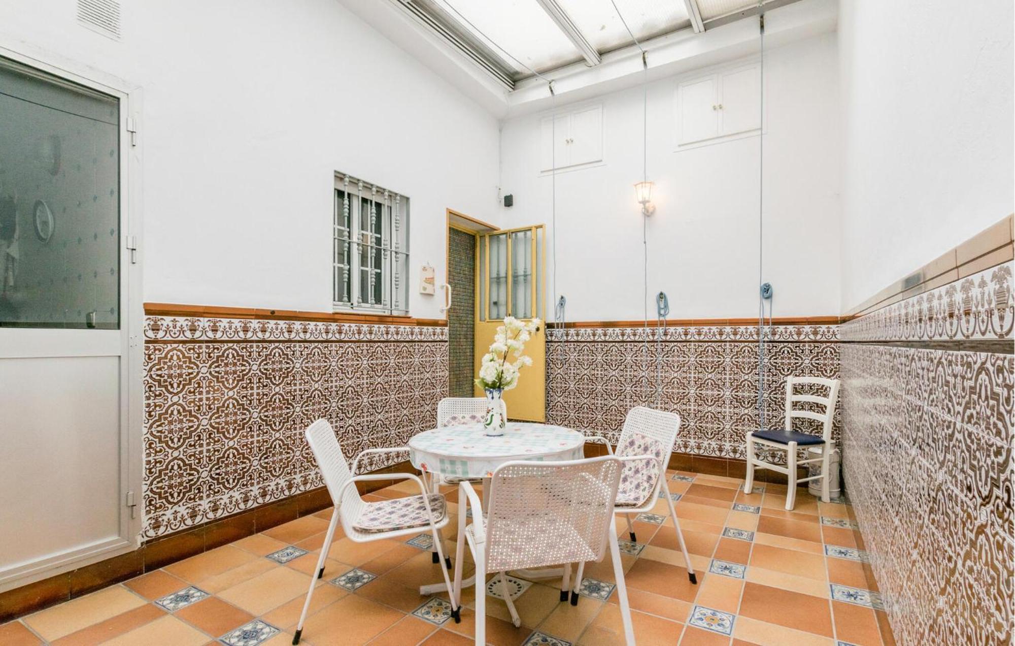 Cozy Apartment In Sevilla With Kitchen Exteriér fotografie