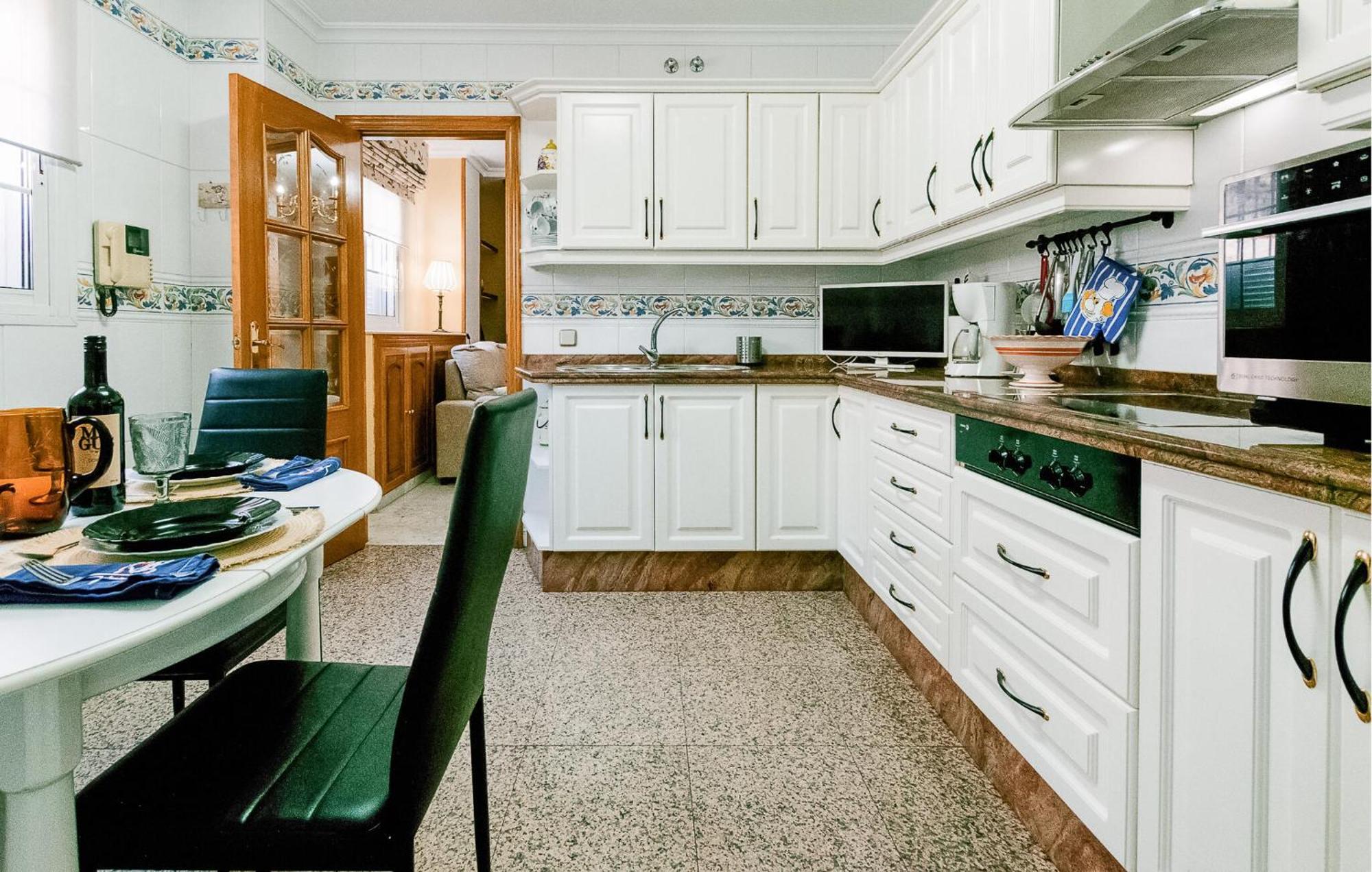 Cozy Apartment In Sevilla With Kitchen Exteriér fotografie